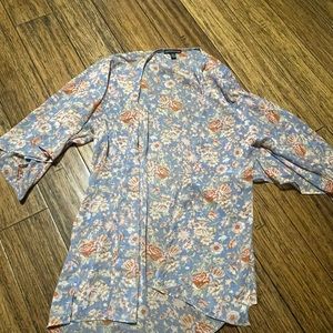 American Eagle women’s kimono. Size XS/S